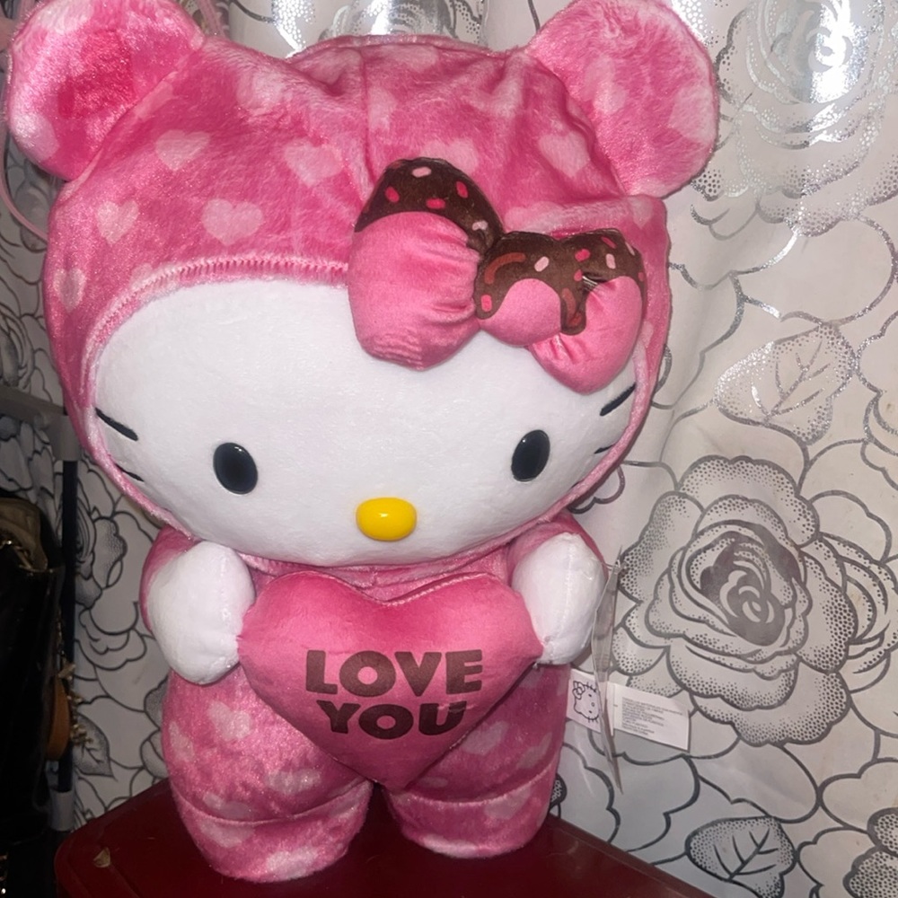 Valentine’s Day hello kitty greeter